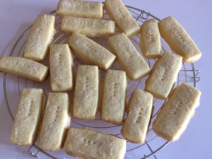 shortbread-fingers.bastoncini-biscotti-gratella