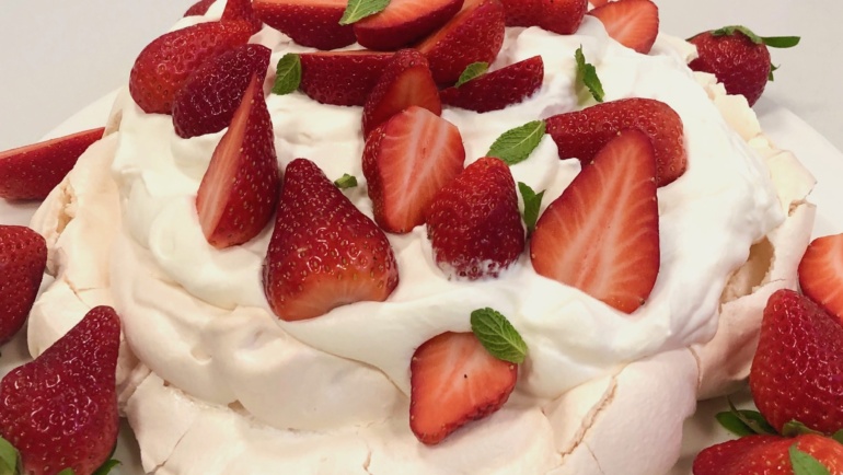 Pavlova, un dolce spettacolare per estetica e gusto!